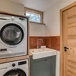 Chalet Diard, Detached Chalet, Alpes Agency, Sleeps 6 To 8 Chamonix