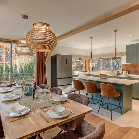 Diard, Detached Chalet, Alpes Travel, Sleeps 6 To 8 Chamonix