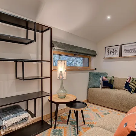 Chalé Diard, Detached Chalet, Alpes Travel, Sleeps 6 To 8 Chamonix