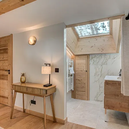 Diard, Detached Chalet, Alpes Agency, Sleeps 6 To 8 *
