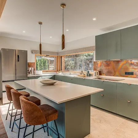 Diard, Detached Chalet, Alpes Travel, Sleeps 6 To 8 Chalé