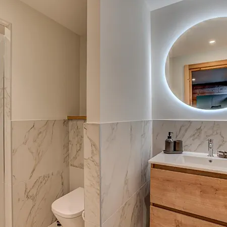 Diard, Detached Chalet, Alpes Travel, Sleeps 6 To 8 Chamonix