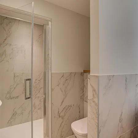 Chalé Diard, Detached Chalet, Alpes Travel, Sleeps 6 To 8 Chamonix