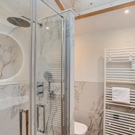 Diard, Detached Chalet, Alpes Travel, Sleeps 6 To 8