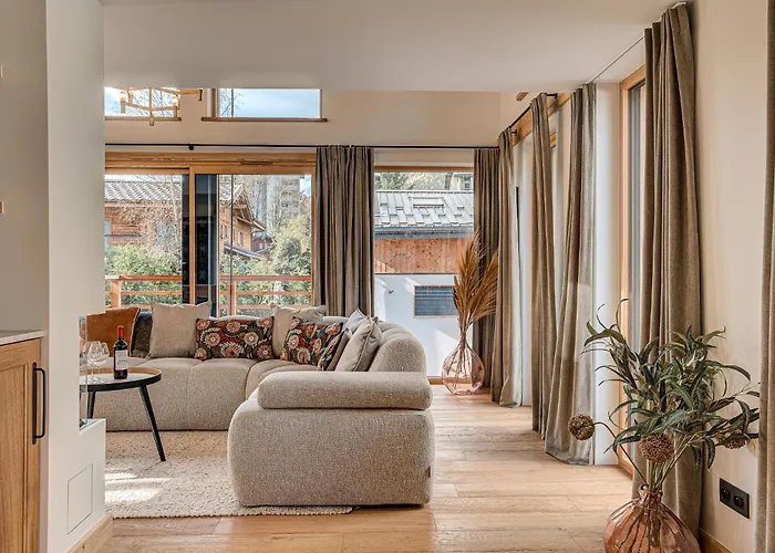 Chalet Diard, Detached Chalet, Alpes Agency, Sleeps 6 To 8 Chalet