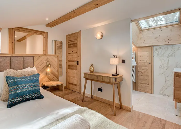 Chalet Diard, Detached Chalet, Alpes Agency, Sleeps 6 To 8 Chalet