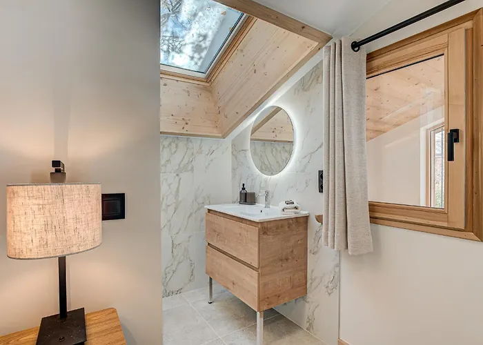 Chalet Diard, Detached Chalet, Alpes Agency, Sleeps 6 To 8 Chalet