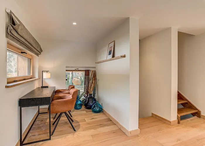 Chalet Diard, Detached Chalet, Alpes Agency, Sleeps 6 To 8 Chalet Chamonix