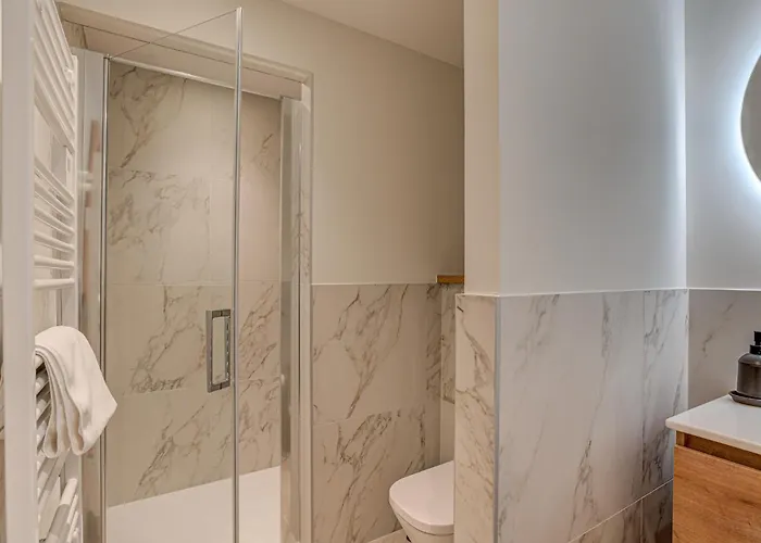 Chalet Diard, Detached Chalet, Alpes Agency, Sleeps 6 To 8 *